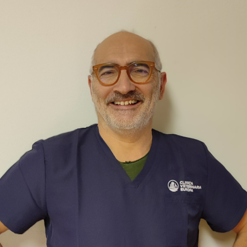Il Dottor Francesco Albanese medico veterinario della Clinica Veterinaria Europa